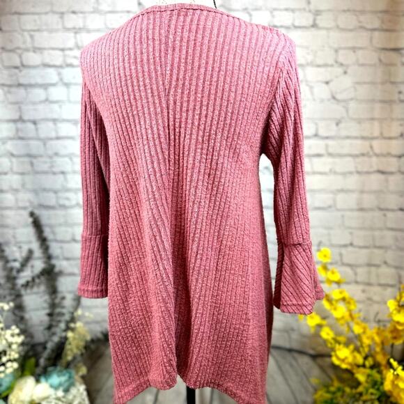 Love by Chesley Scoop Neck, Bell Sleeves Sweater - size M - Picture 7 of 11